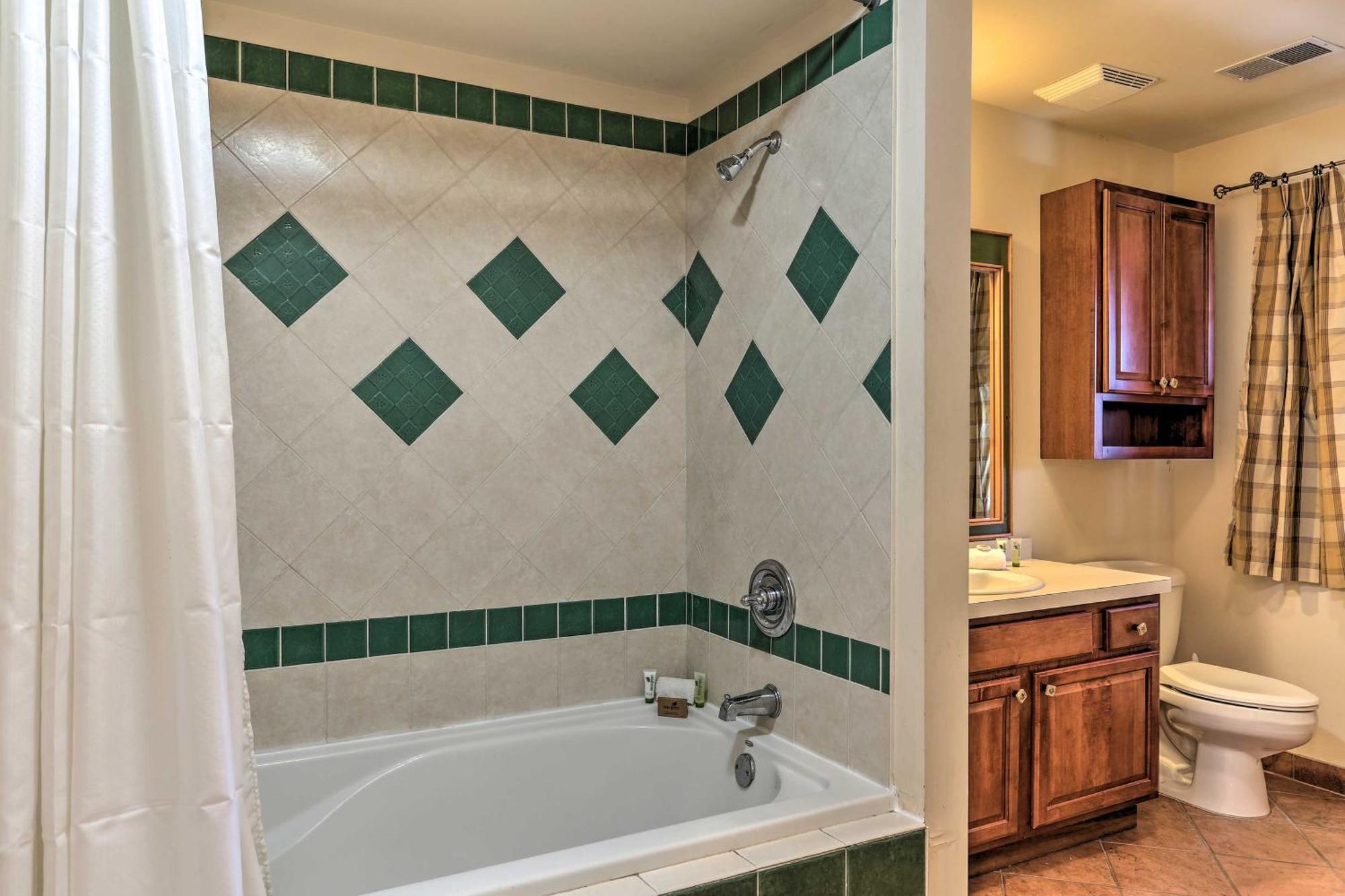 Mountain Creek Resort Home - Hot Tub And Pool Access Върнън Екстериор снимка